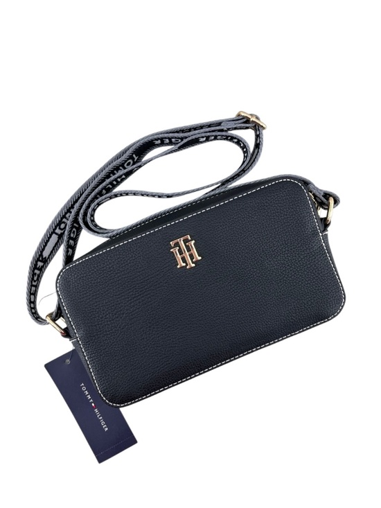 Tommy Hilfiger Handbags - Tommy Hilfiger Black Pebbled Crossbody Camera Bag Purse